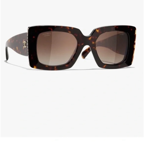 CHANEL rectangle Oversized Sunglasses With CC Chanel Logo And Gold Details - Picture 3 of 7